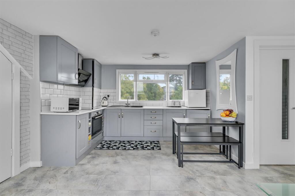 Daniels_11, Barford Close London, NW4 _008.jpg