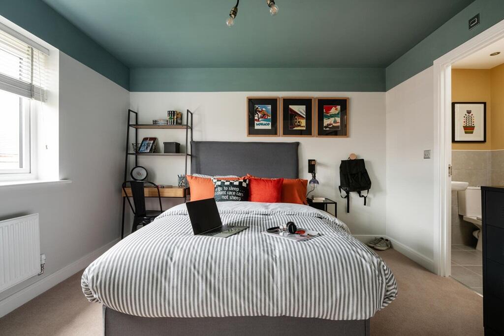 Two of the bedrooms have their own en-suite shower rooms