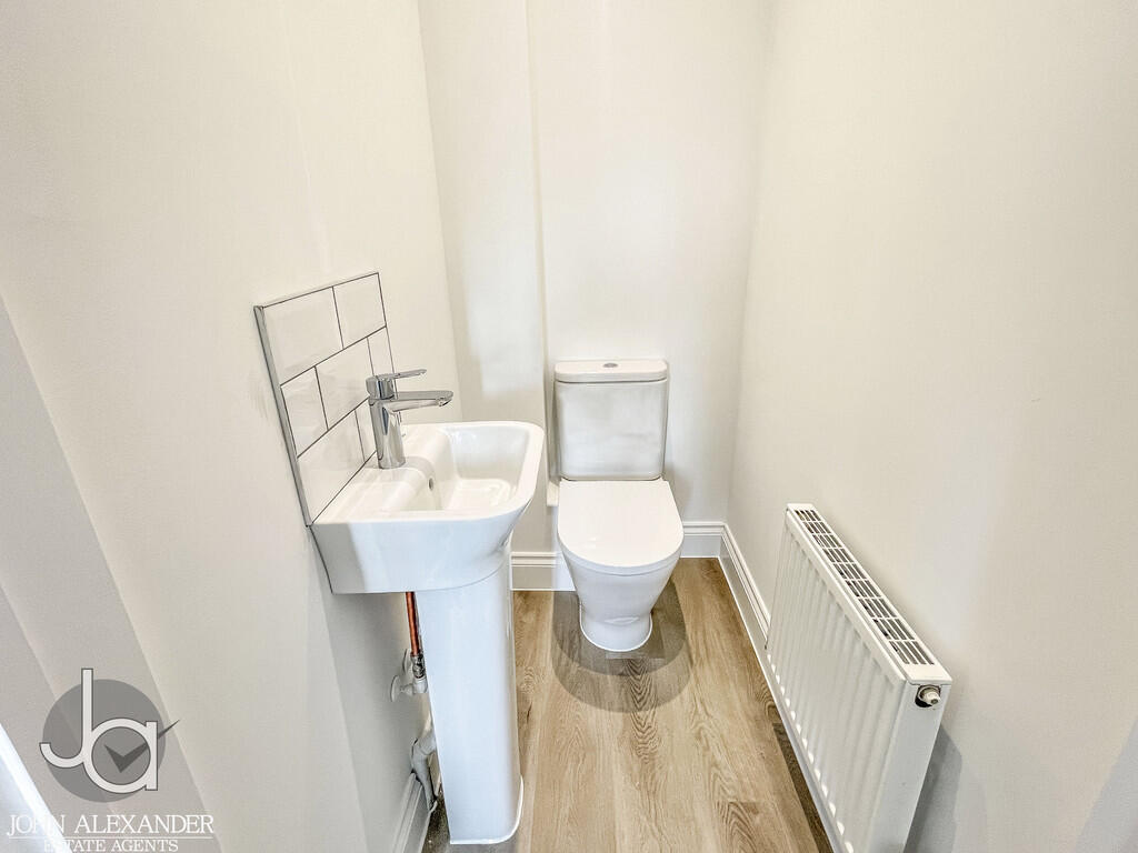 20251202_09401093...