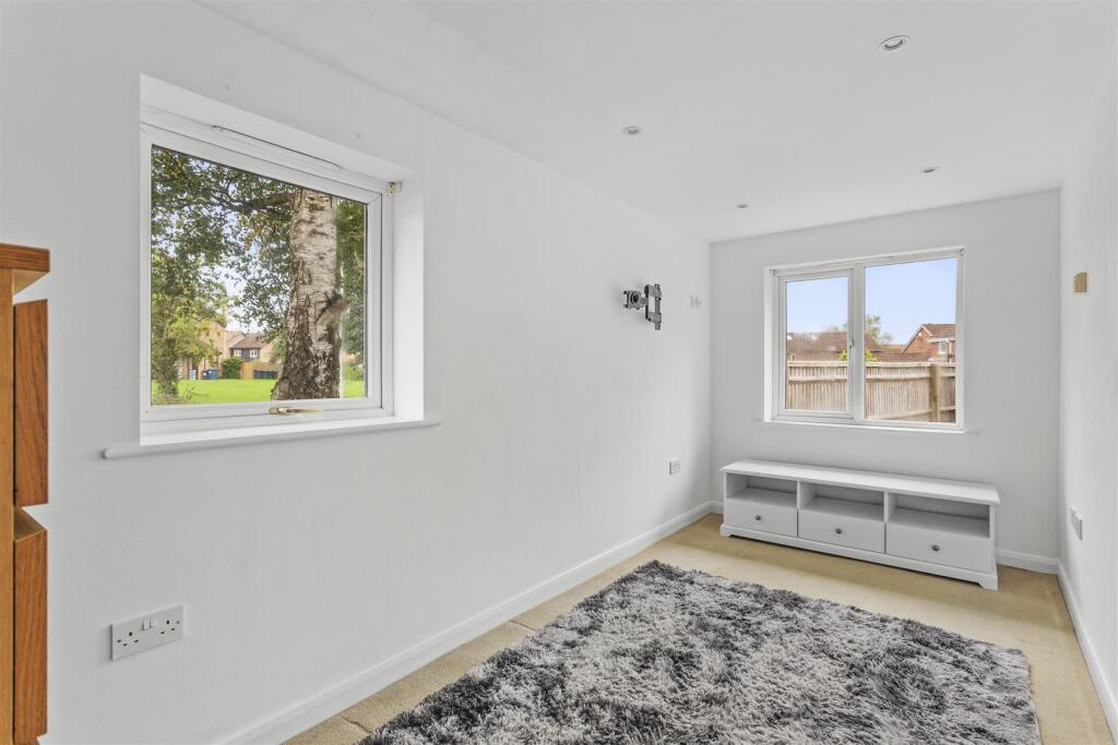 66 Lansdowne Way, HP11 1TN-8.jpg