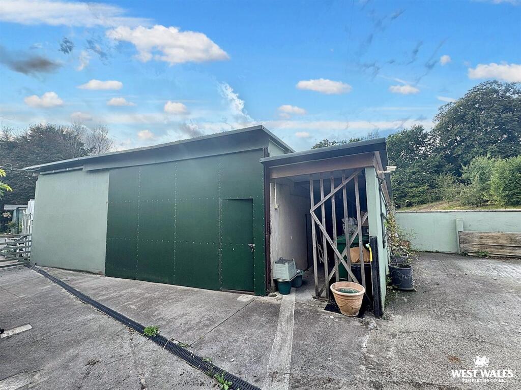 WhatsApp Image 2025-09-29 at 11.28.05 (2).jpg