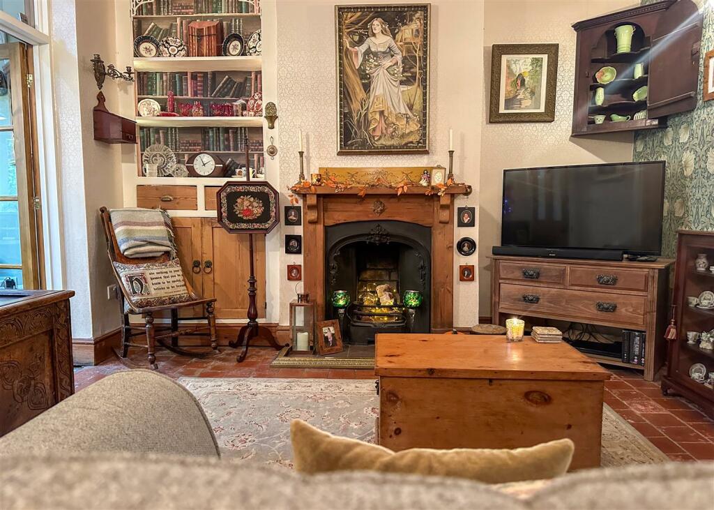 LIVING ROOM 2