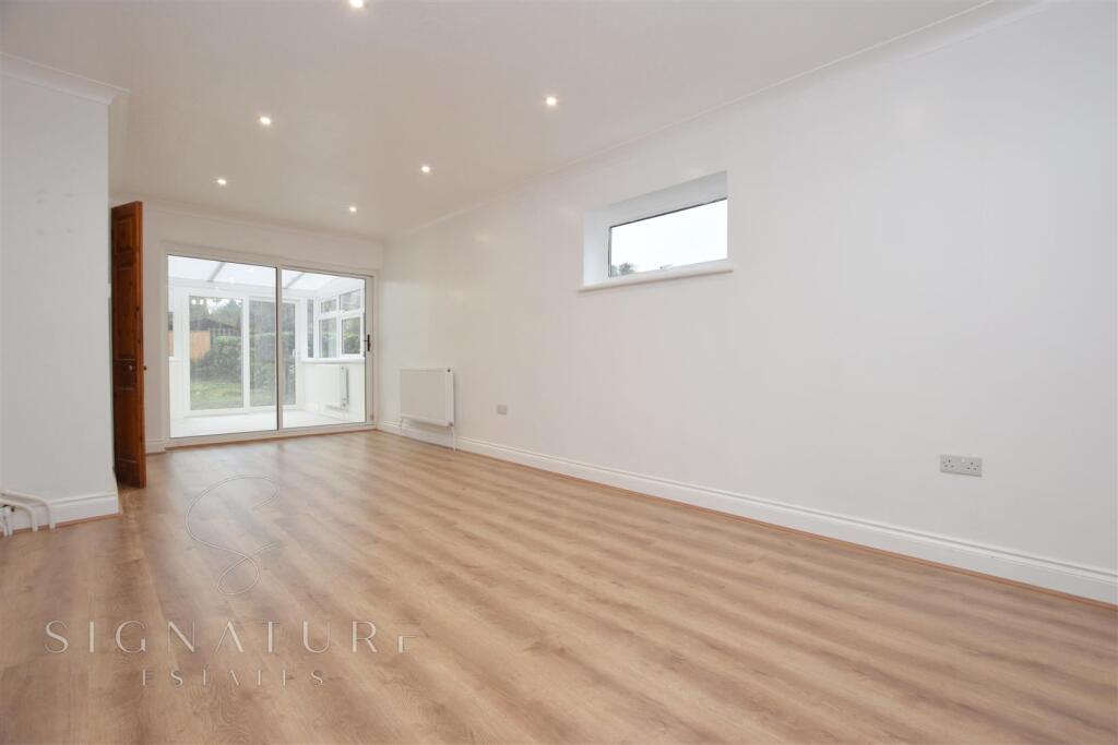 Reception Room 2.jpg