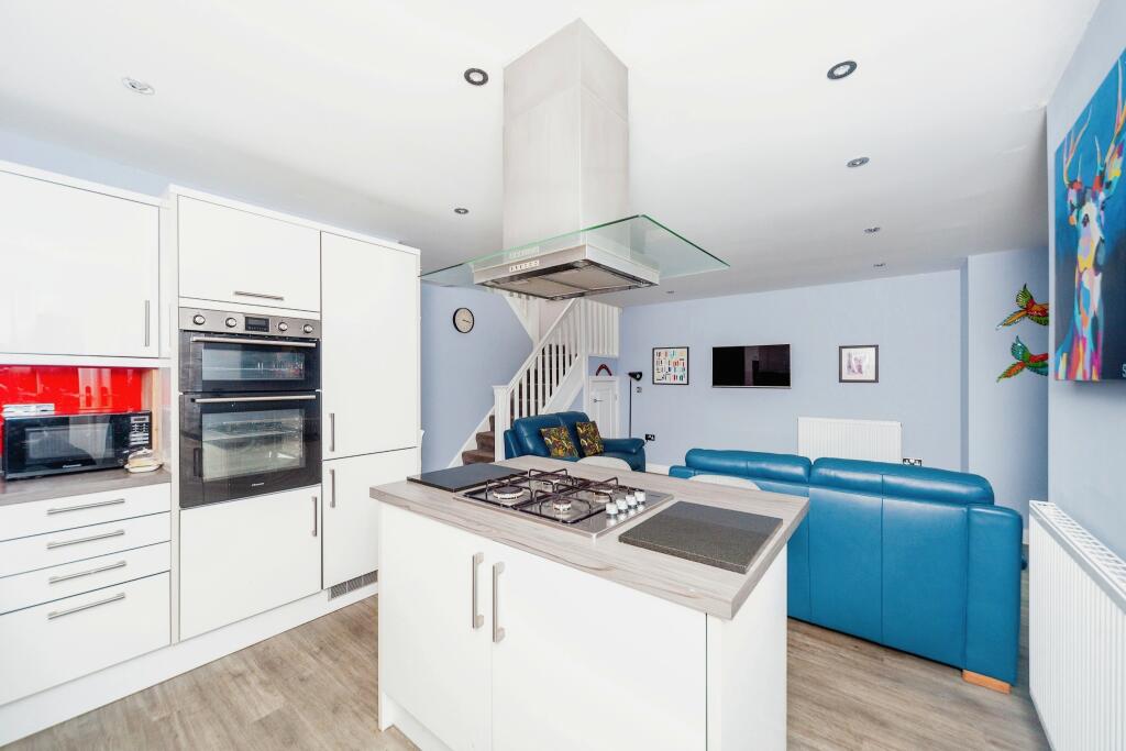 Lounge / Kitchen