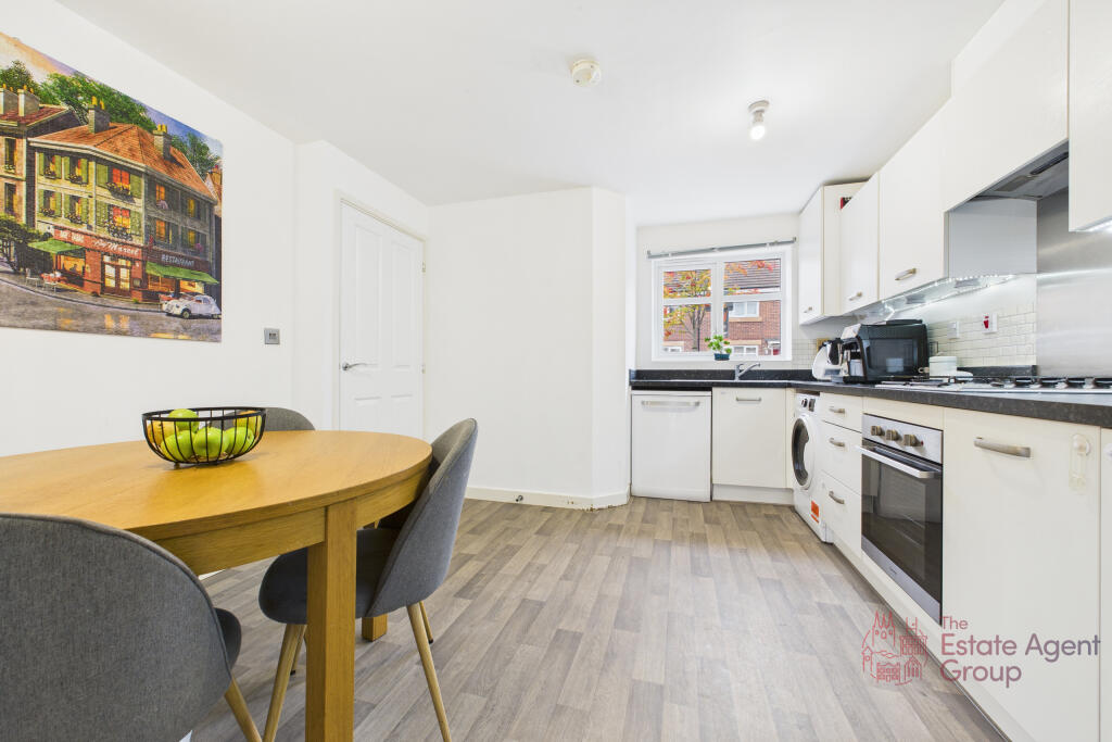 CAM02494G0-PR0058-STILL014