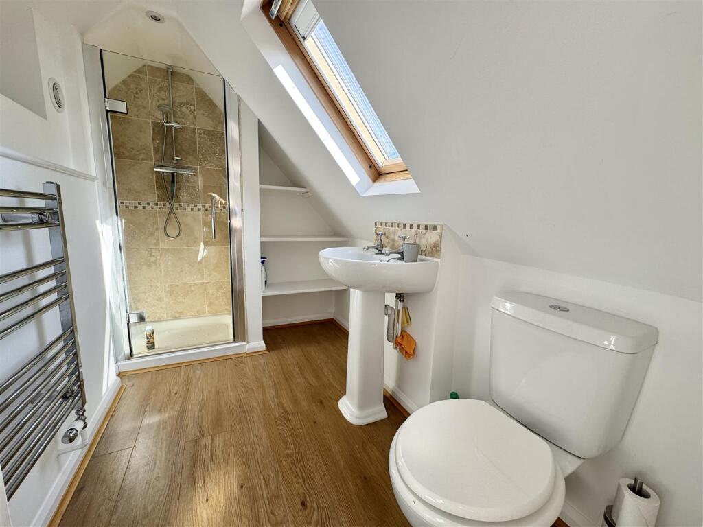 ENSUITE SHOWE ROOM 2