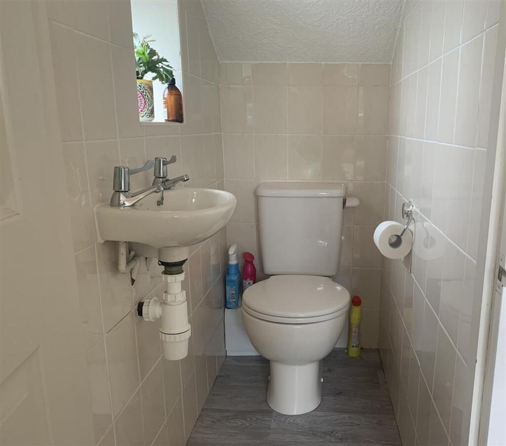 Grosvenor Road WC.jpeg