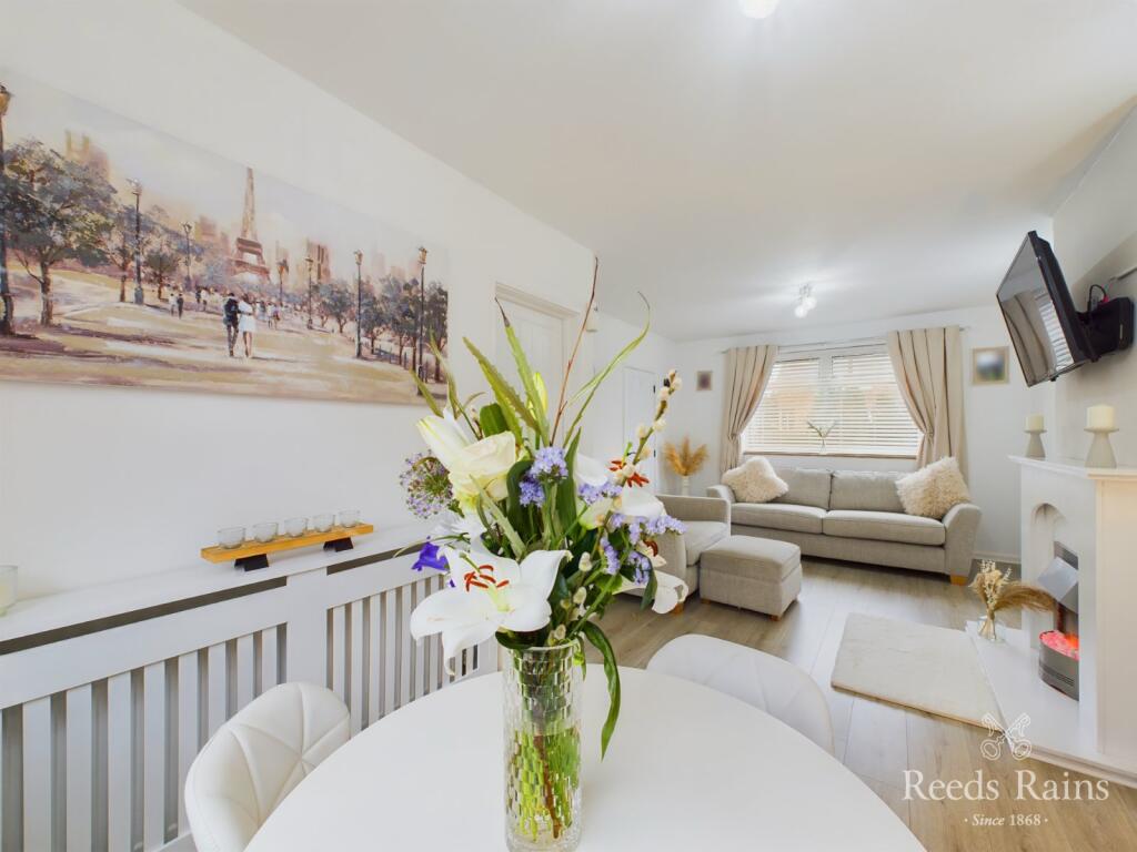 Sitting/Dining Room