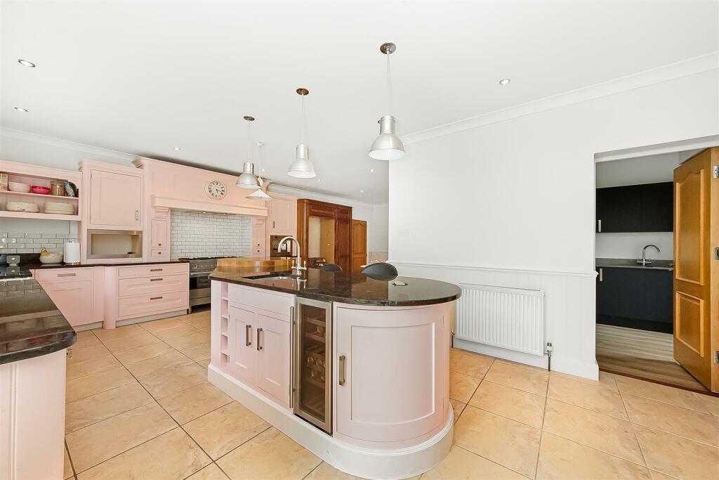 Kitchen / Diner Area