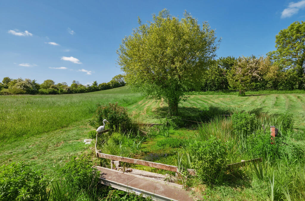 42-681a335f40012-...