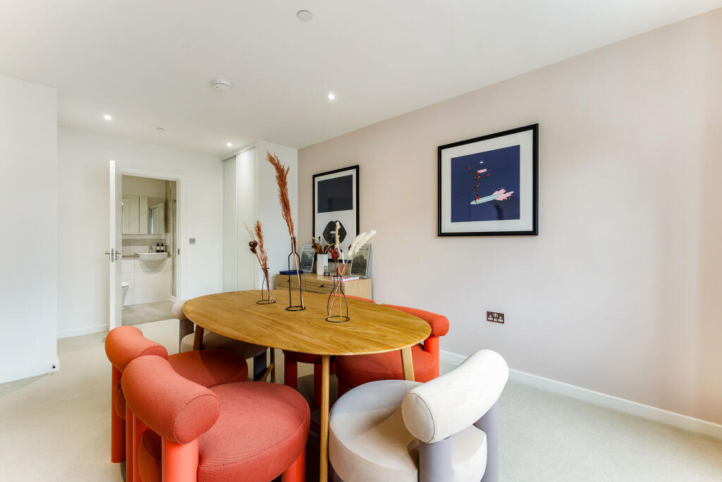 98533_Show Apartment Eeko Agar Grove Camden (14...