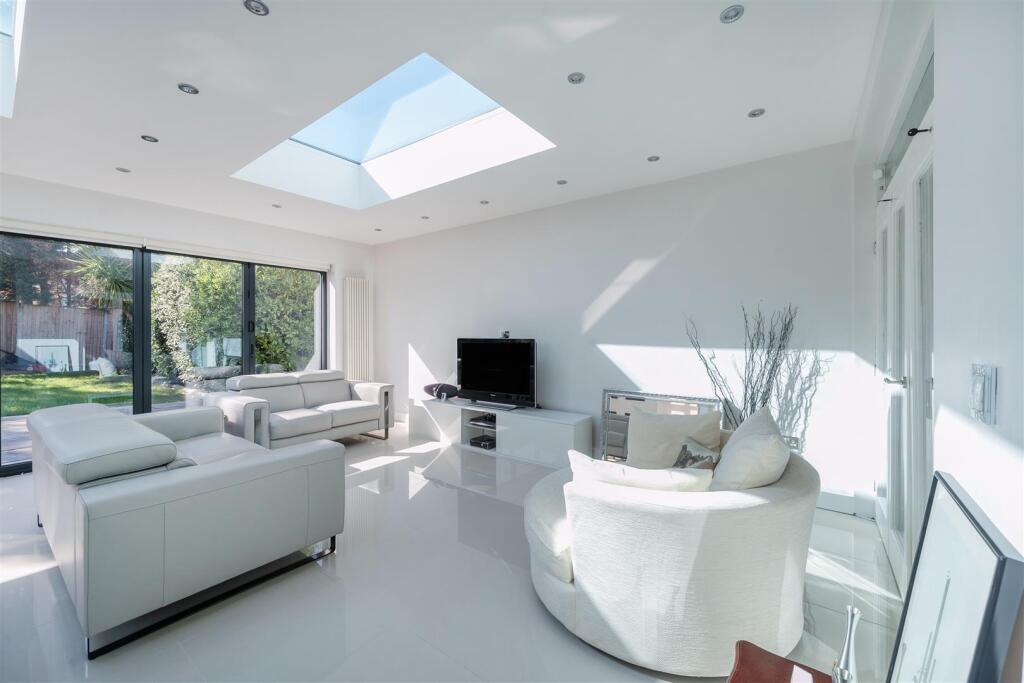 Lounge Area.jpg
