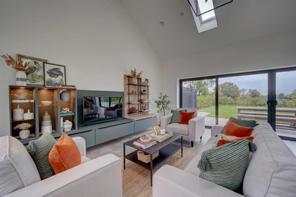 Arrow House (21).jpg