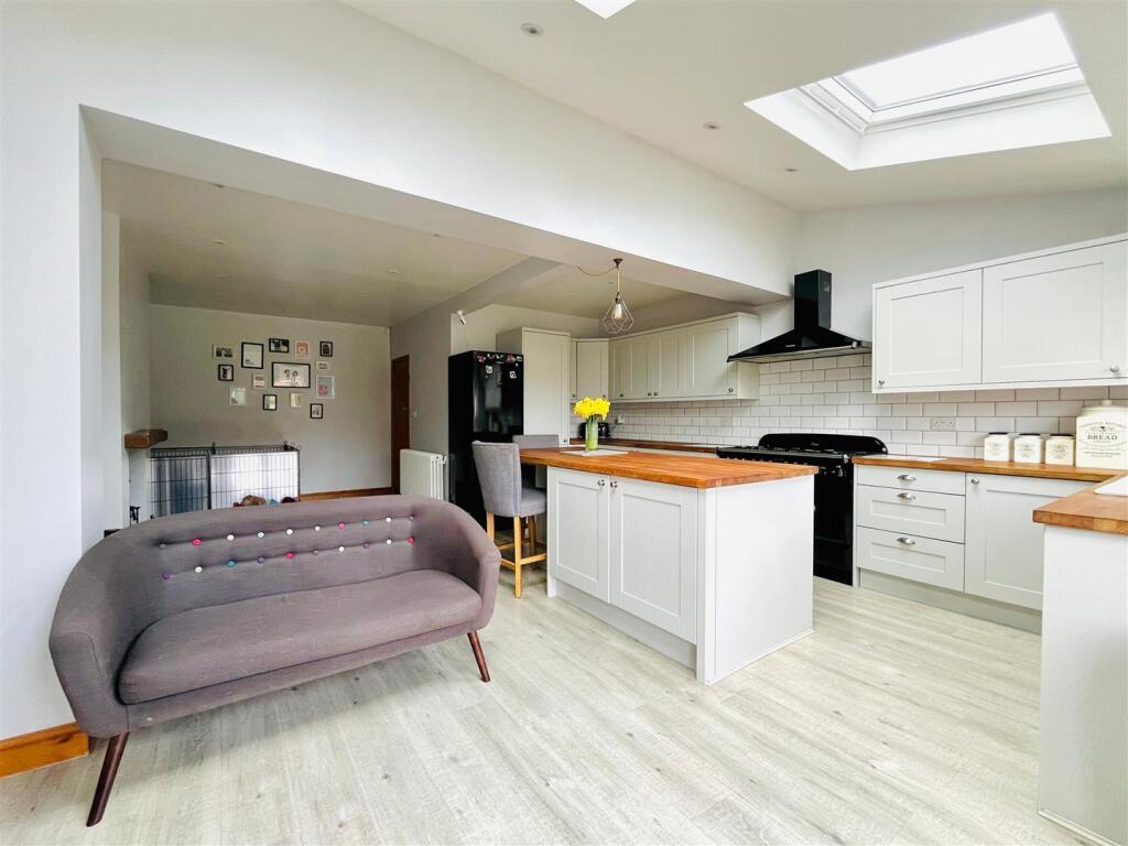 Live In Dining Kitchen