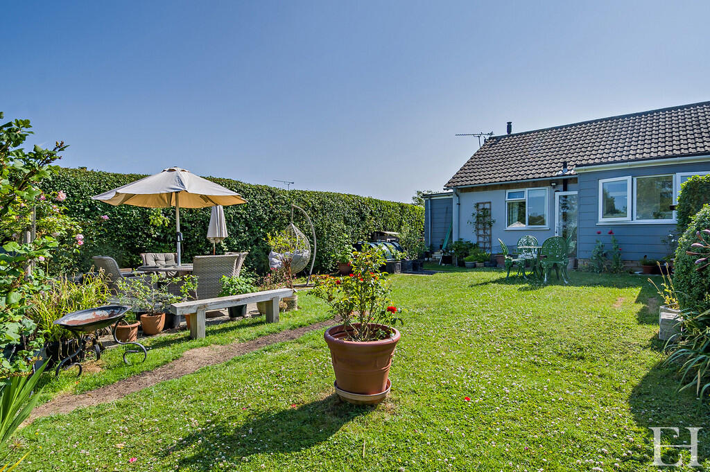 8652526-exteriorW...