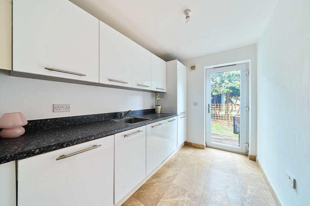 1302907-4-6841a46...