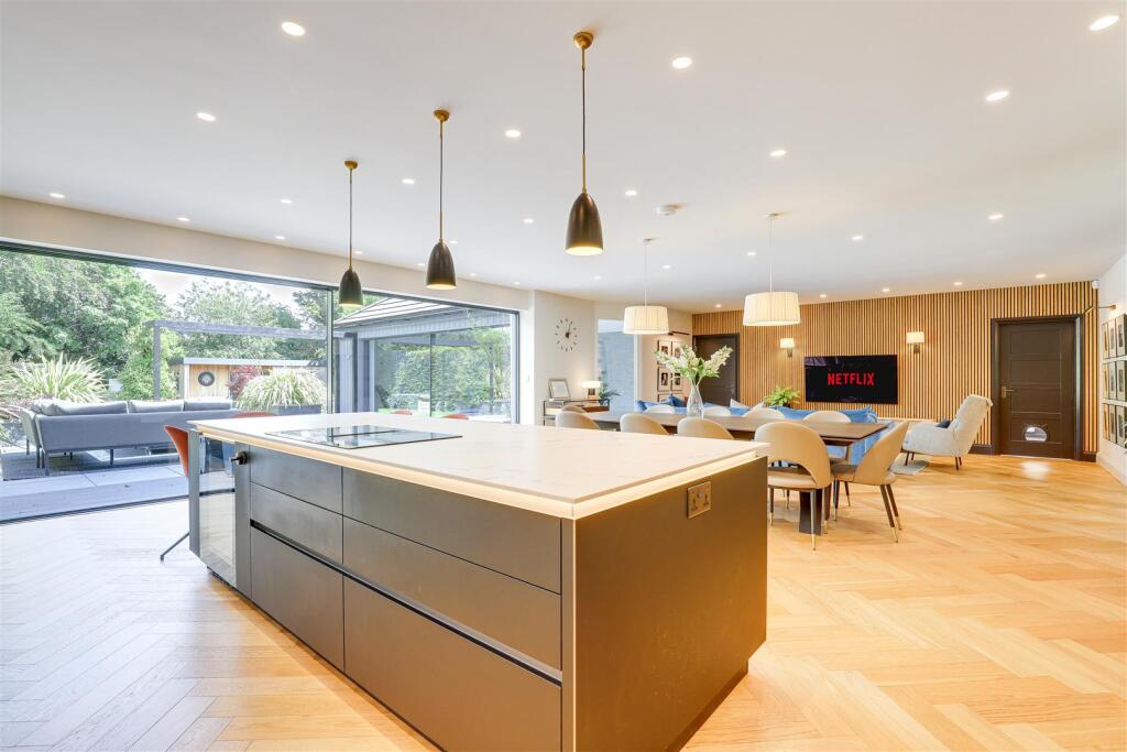 Open Plan Living Kitchen Area (8).jpg