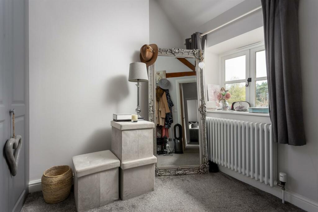 33 - 23 Querns Lane - GL7 1RL - Web.jpg