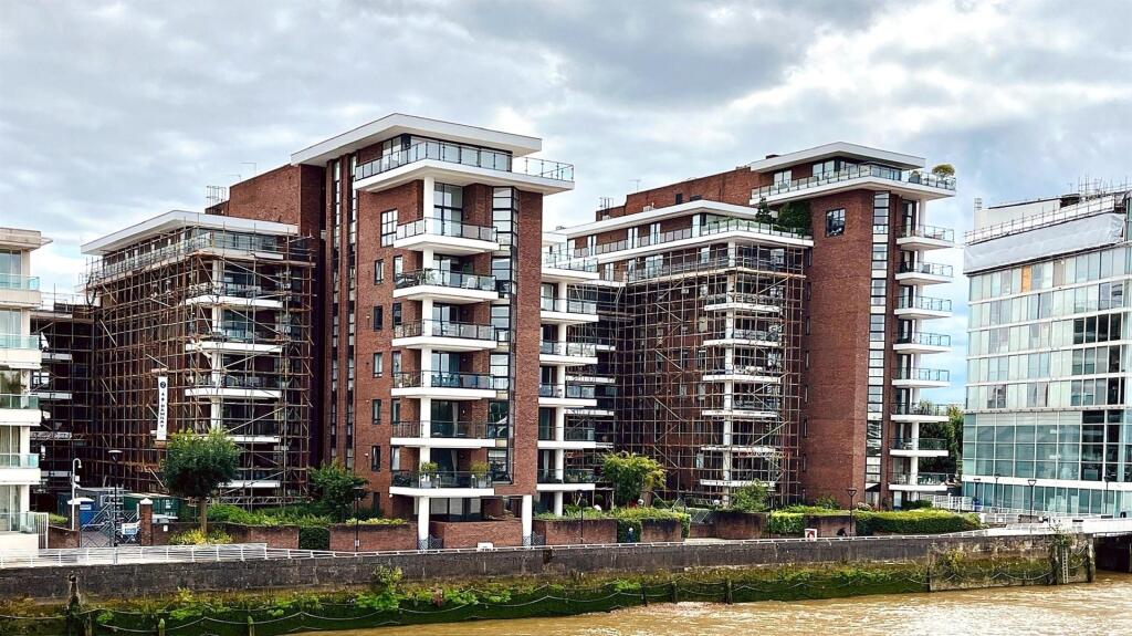 Property for sale in Battersea by Barrain London