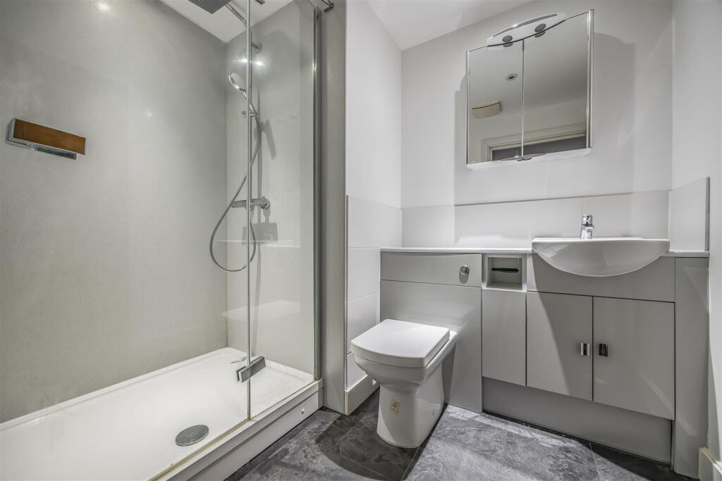 19 Centurion Court, Gunwharf Quays, Portsmouth-Por