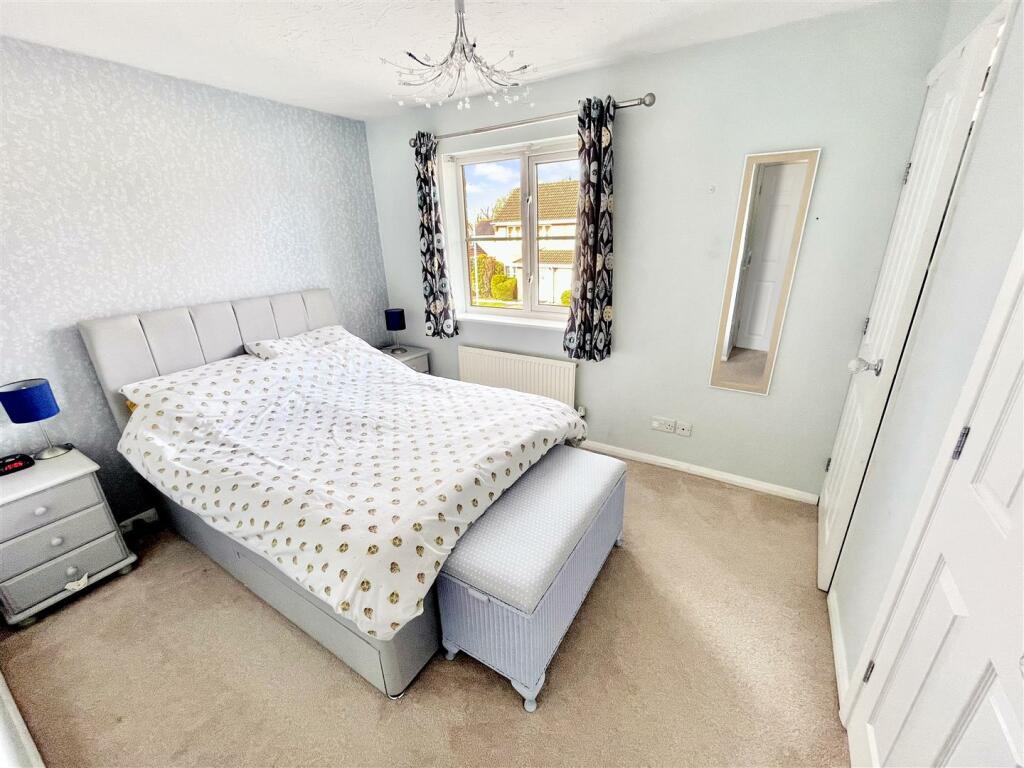 Bedroom 1.jpg