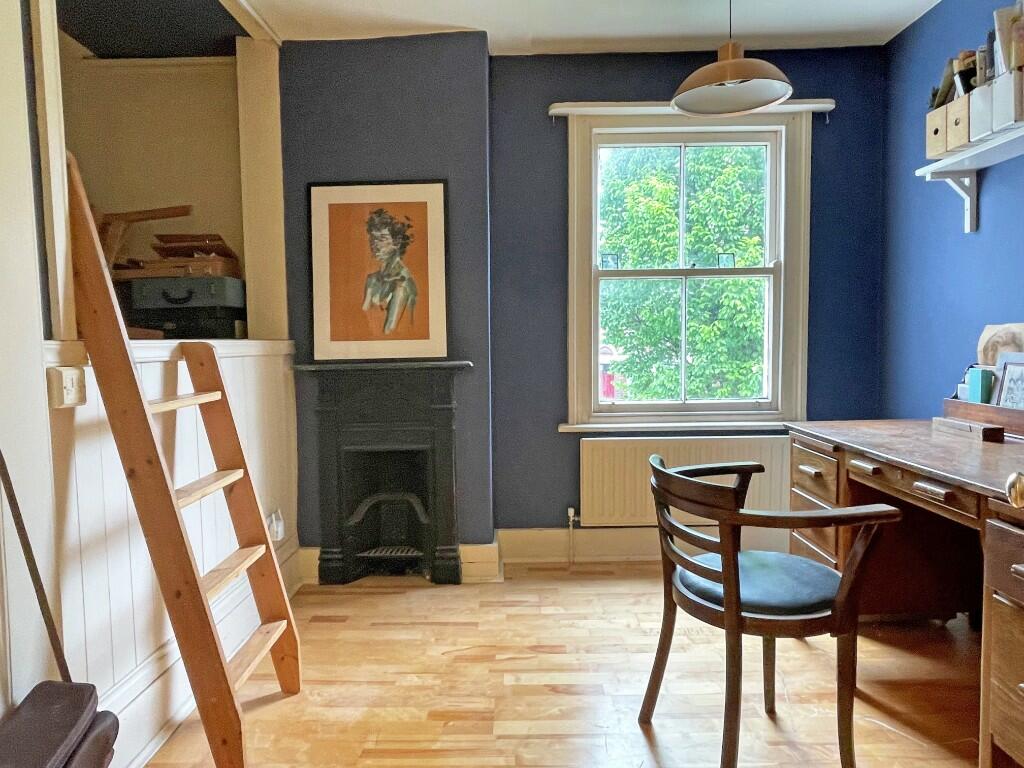Bedroom 5/Study