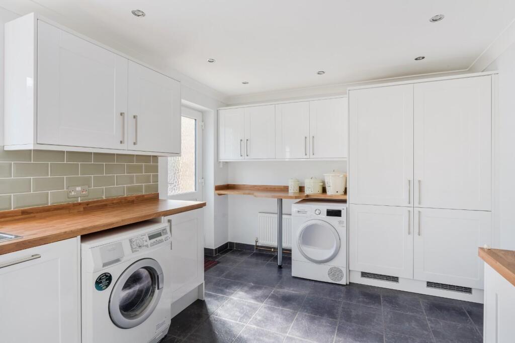 WHITEGATE WAY (3).jpg