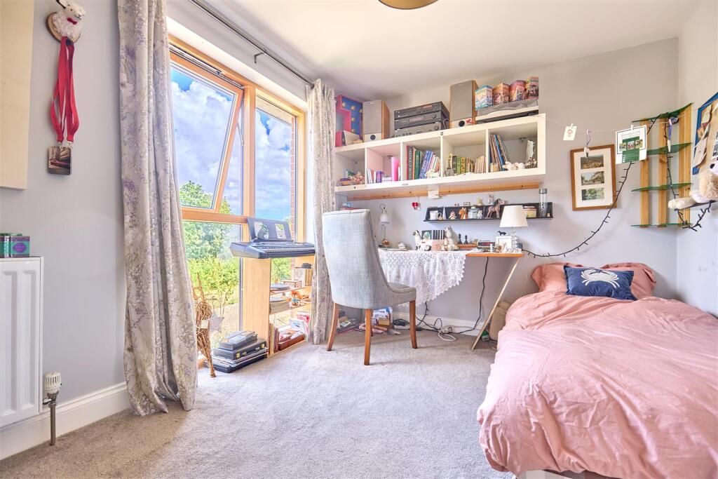 4 Cedars Rise 11.jpg