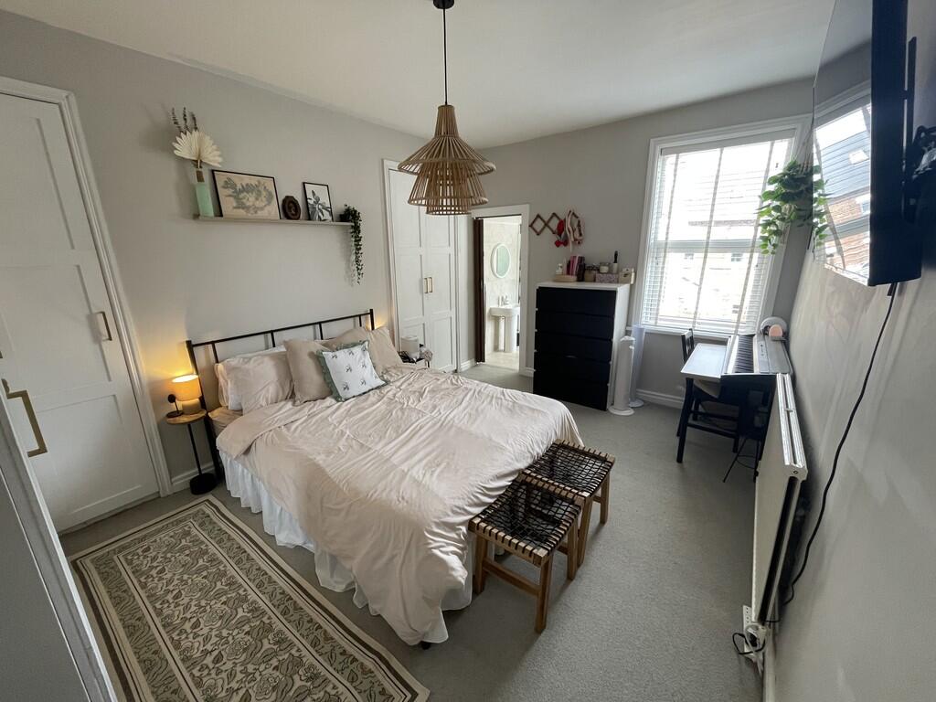 7-master-bedroom