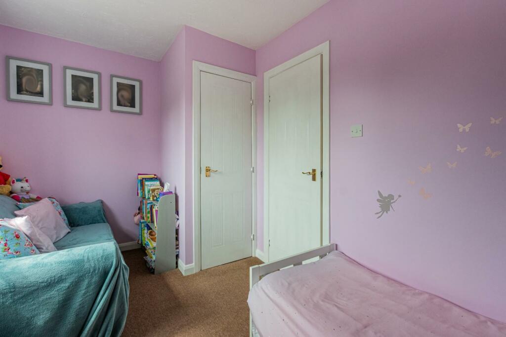 Foxberry Close 5-15.jpg