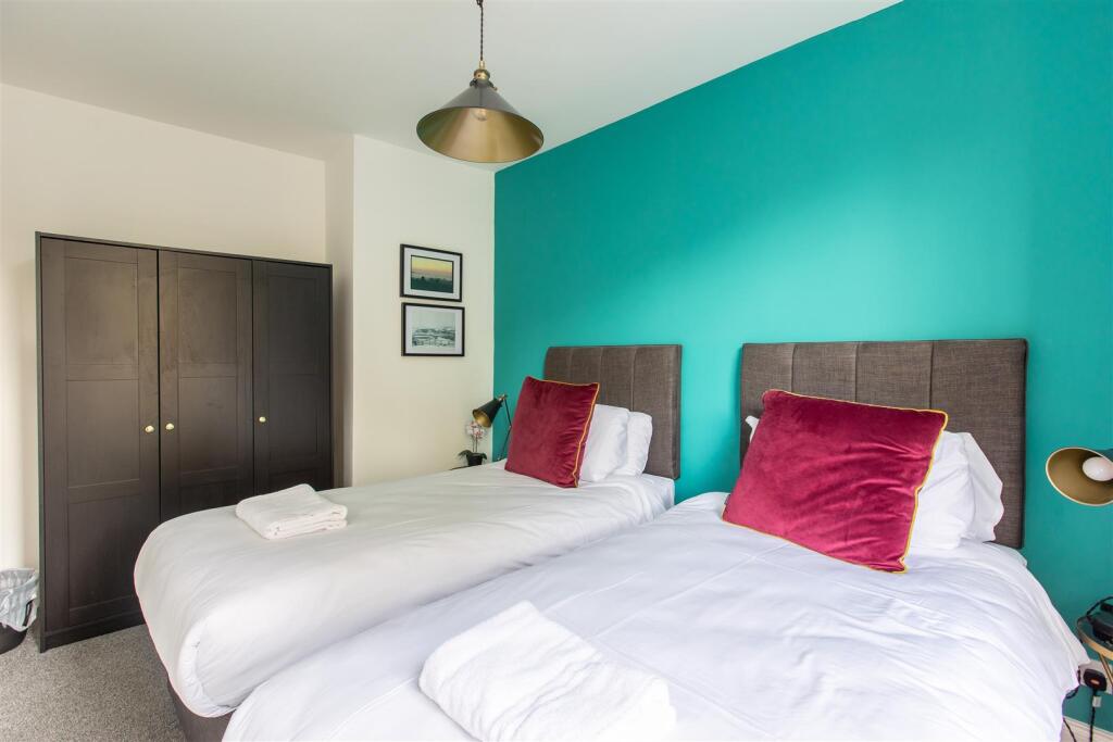 Potter Hill 33A Bedroom 3-2.jpg