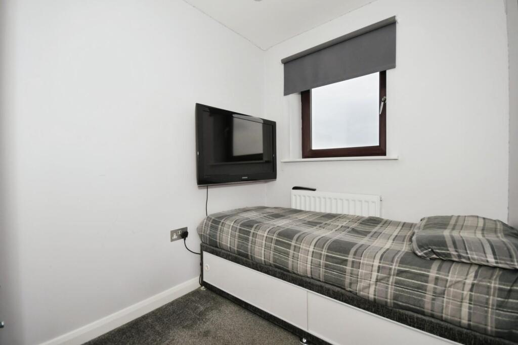 BEDROOM 3.jpg