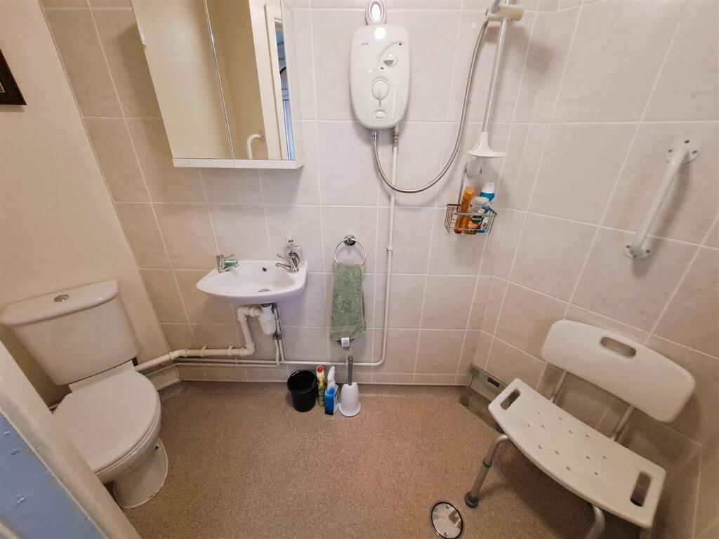 Downstairs Wet Room