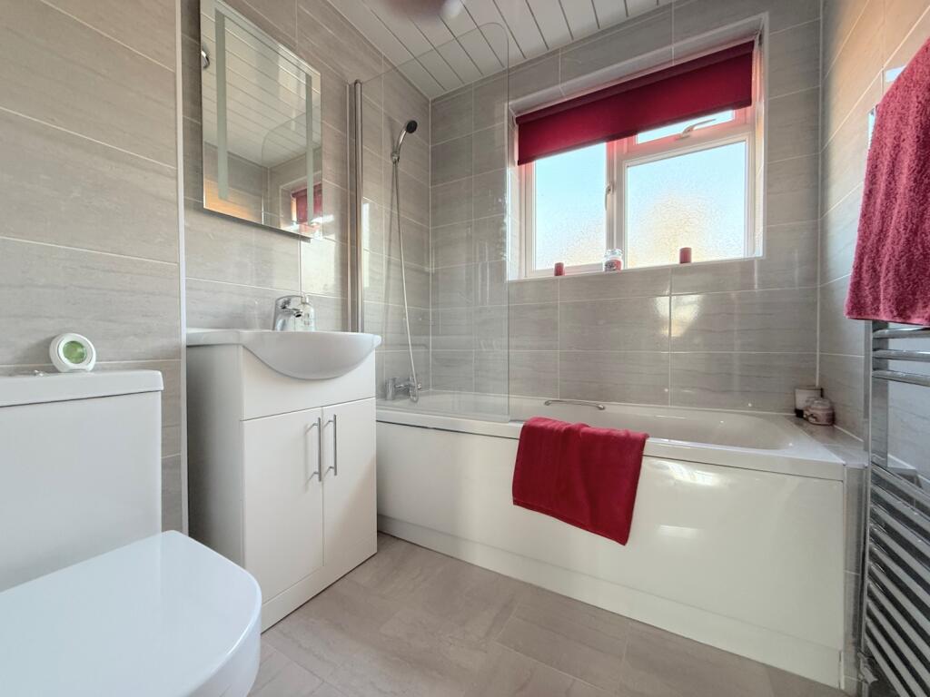 3DFC0B11-DD94-4534-86D9-A4D3227F85BE