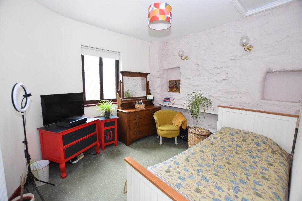 Study/Bedroom 5