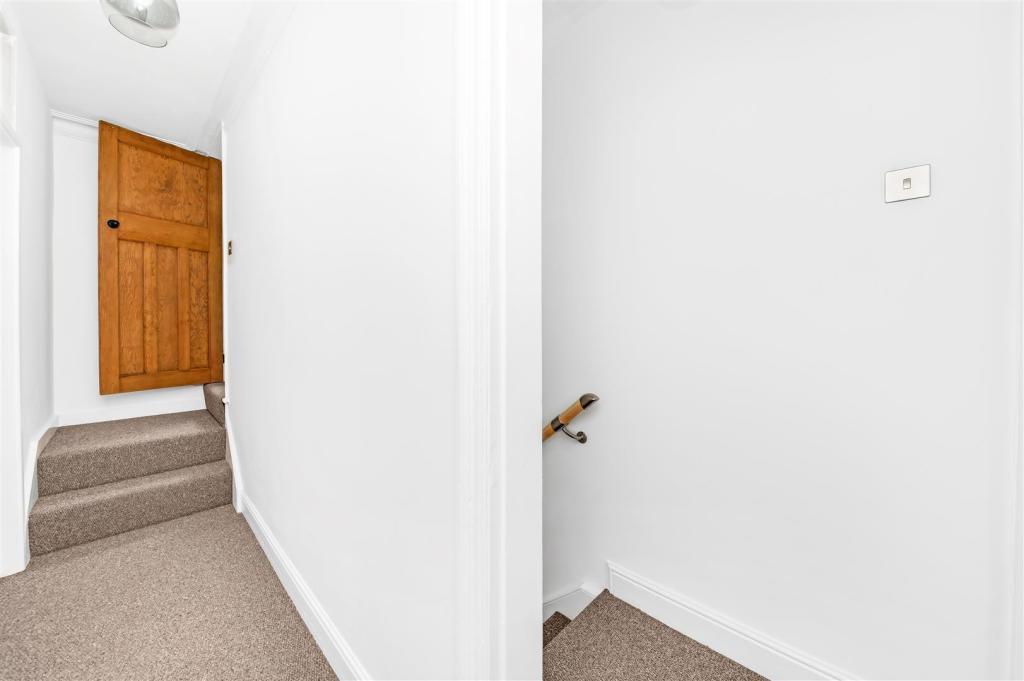 FIRST FLOOR LANDING