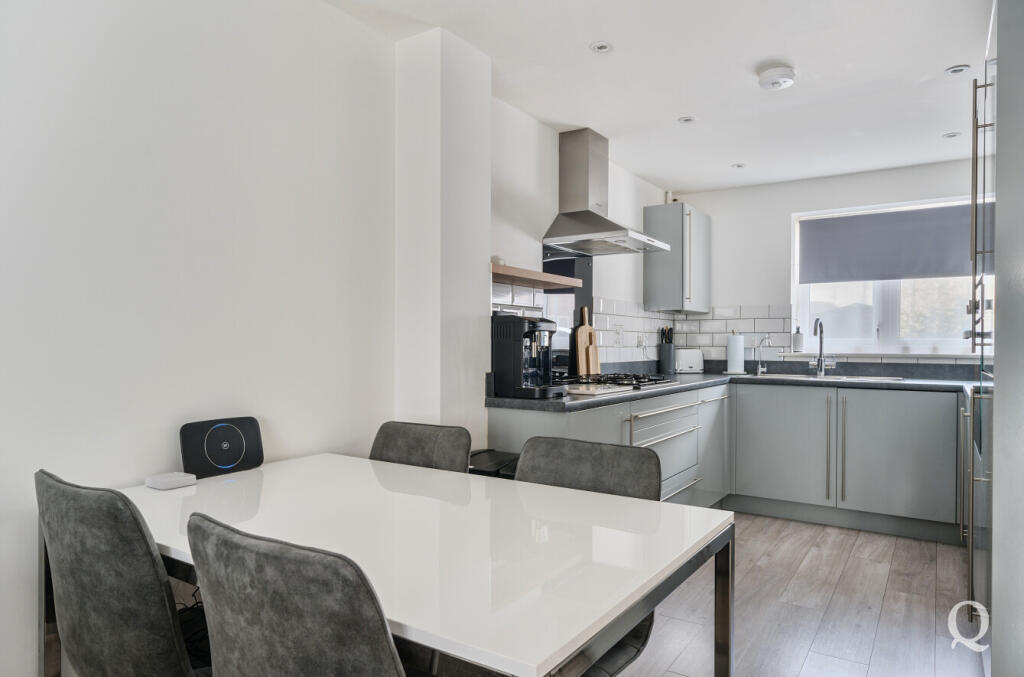 fc4e39e9-3baf-477...