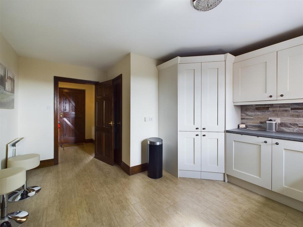 Utility Room (2).jpg