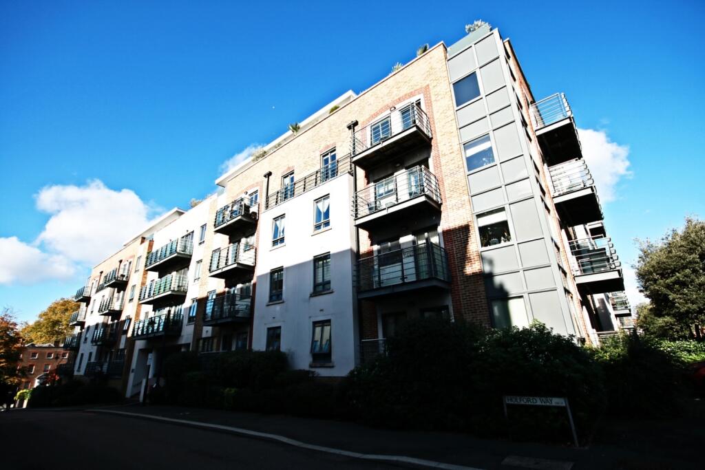 101 QMH - Exterior 3