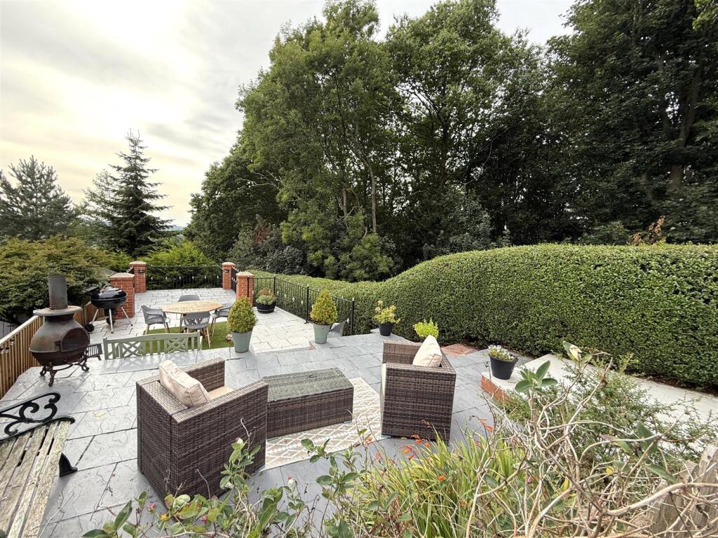 garden lower patios a.jpg