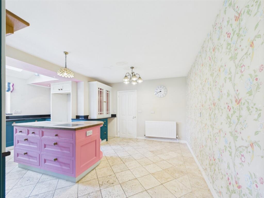 Kitchen/Breakfast Area