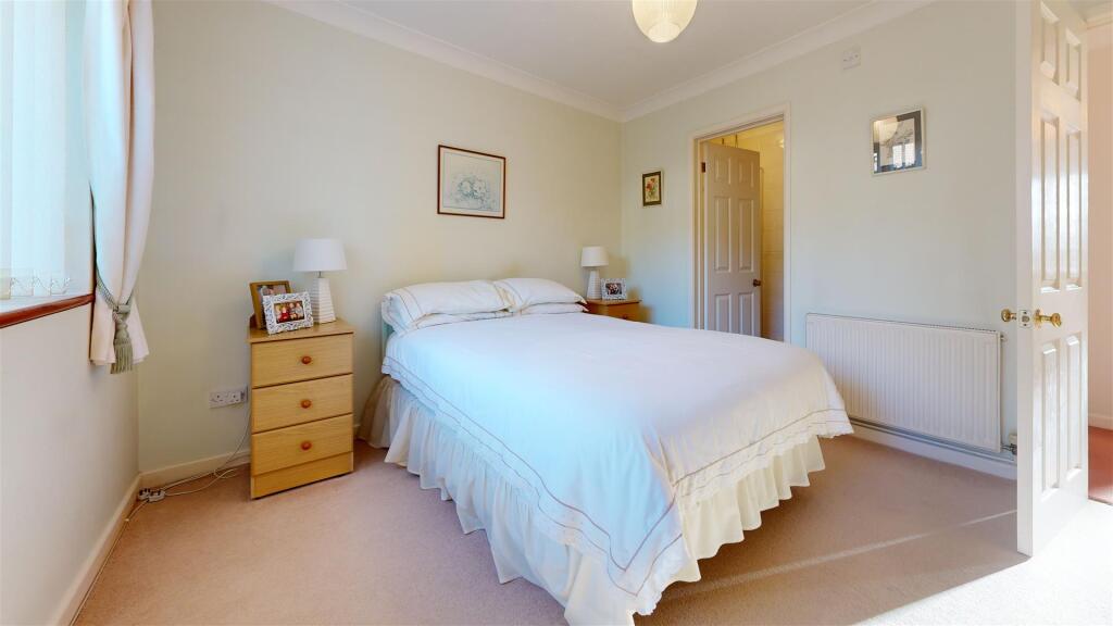 Bedroom (55).jpg