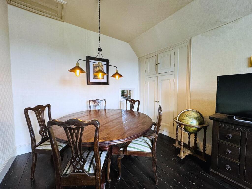 OPEN PLAN LIVING DINING ROOM