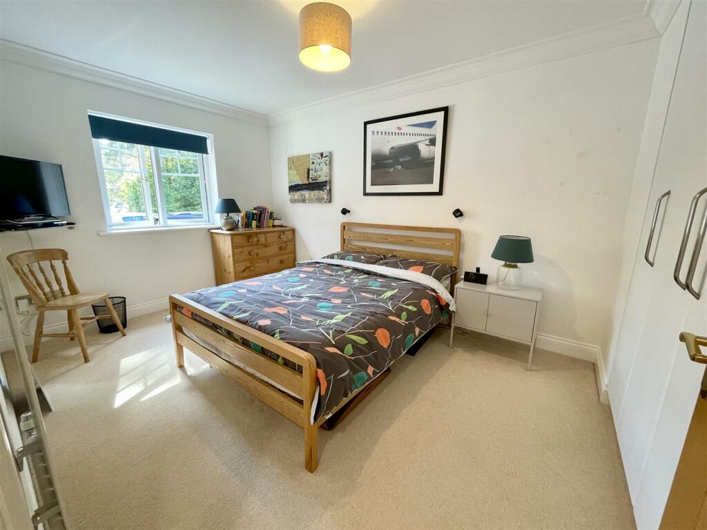 6. bed2.jpg