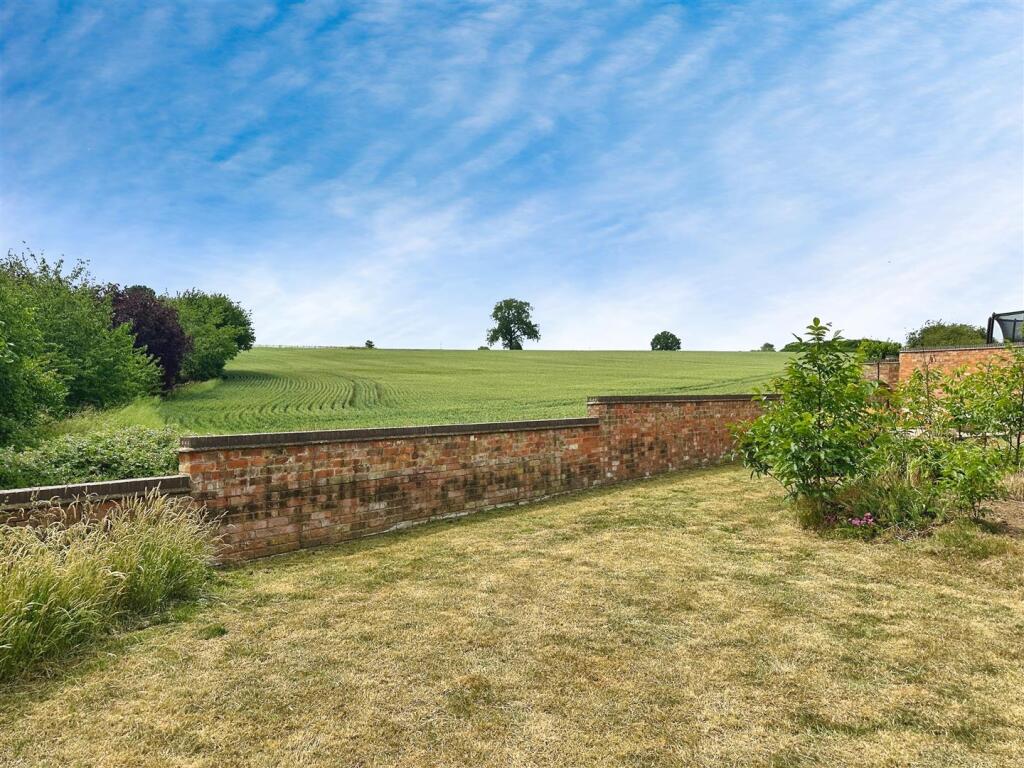 617c038d--40BD-BA5C-4A90A43FD330-29810-000027BB9E4