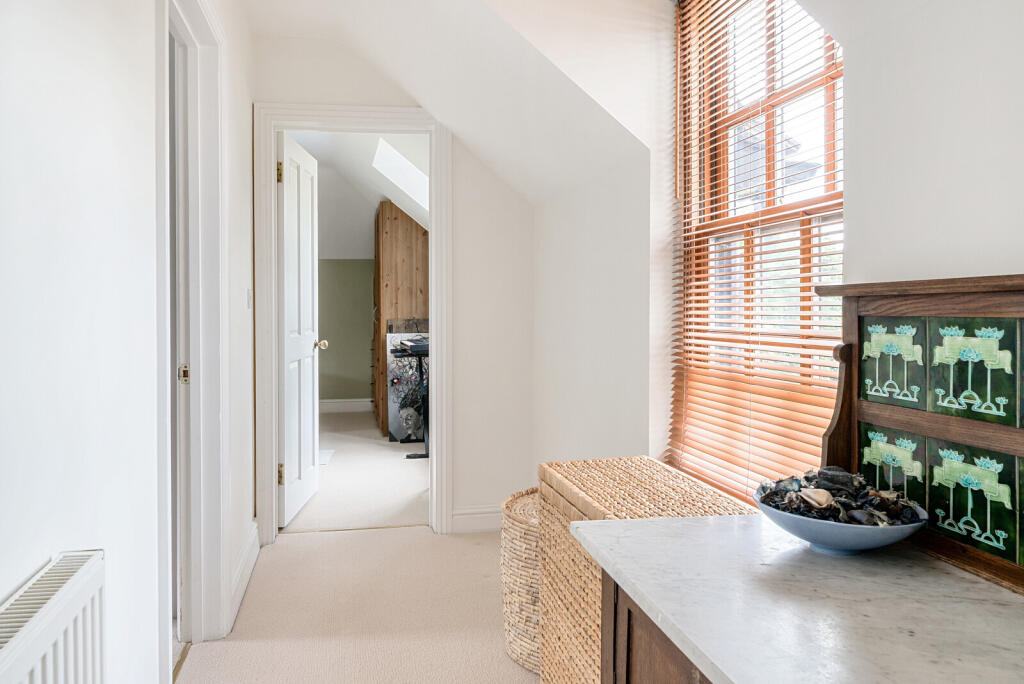 1287466-35-682f1a...