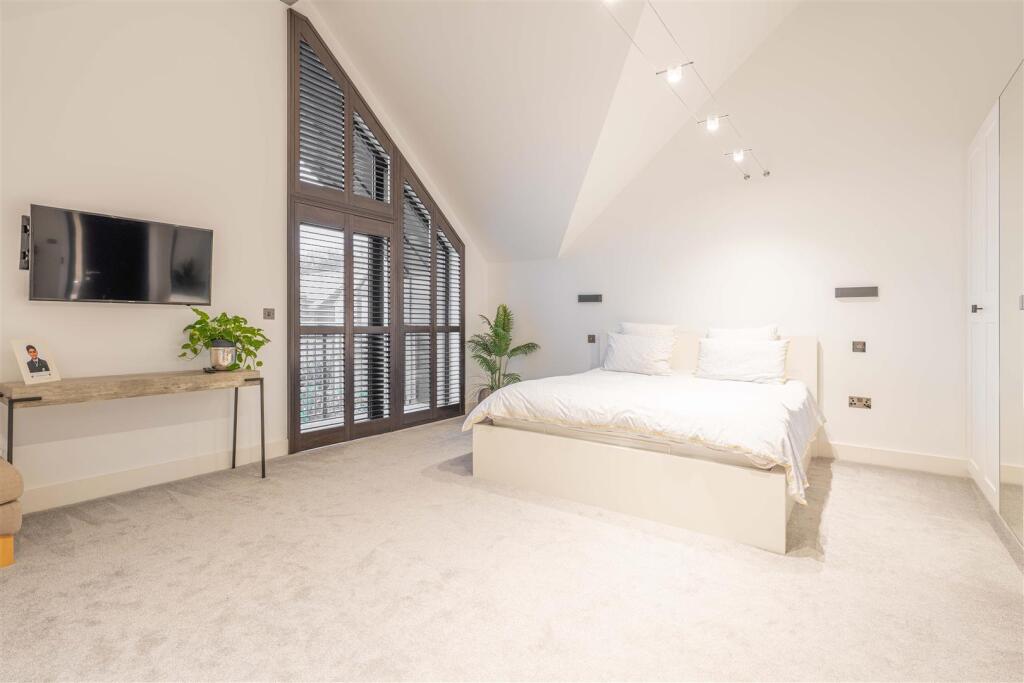 Blackthorn Barn - by Visually Rich 09008.jpg