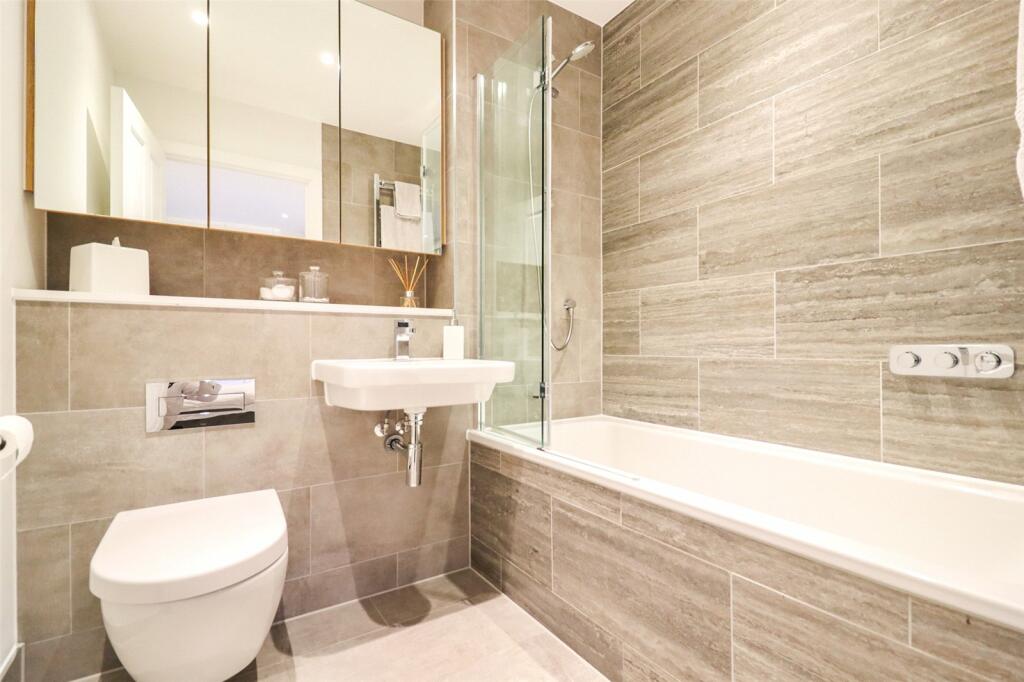 En-Suite Bathroom