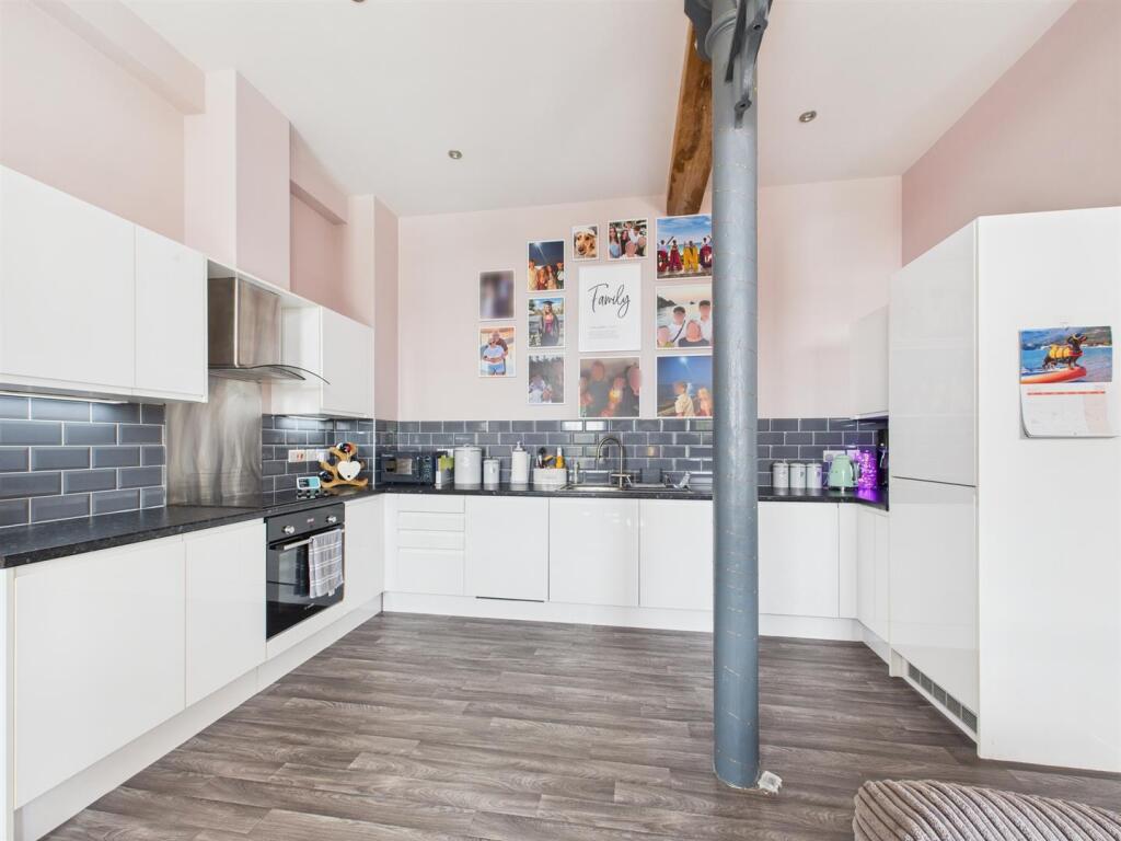 Spacious Kitchen
