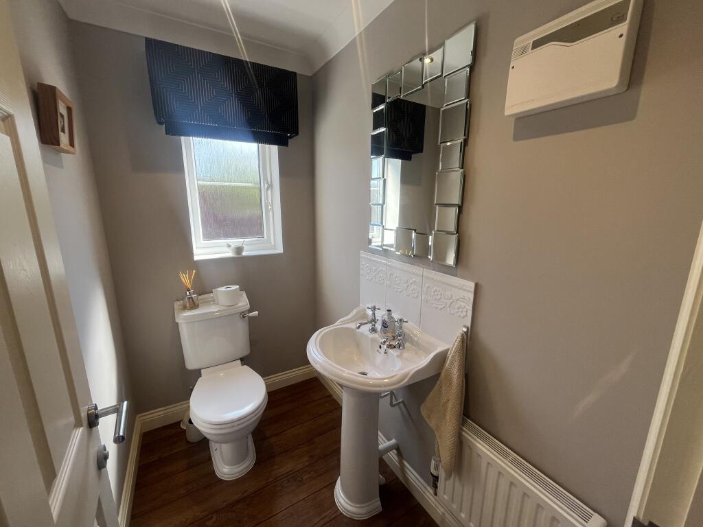 Cloakroom/wc
